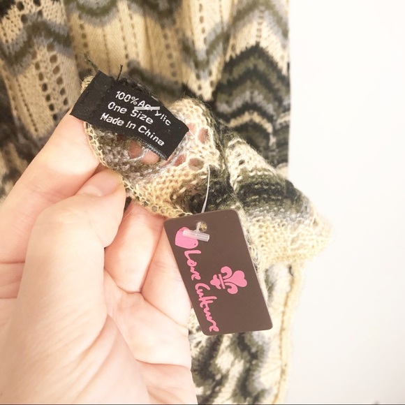 *3 for $20* LOVE CULTURE NWT Acrylic Scarf - Picture 3 of 4